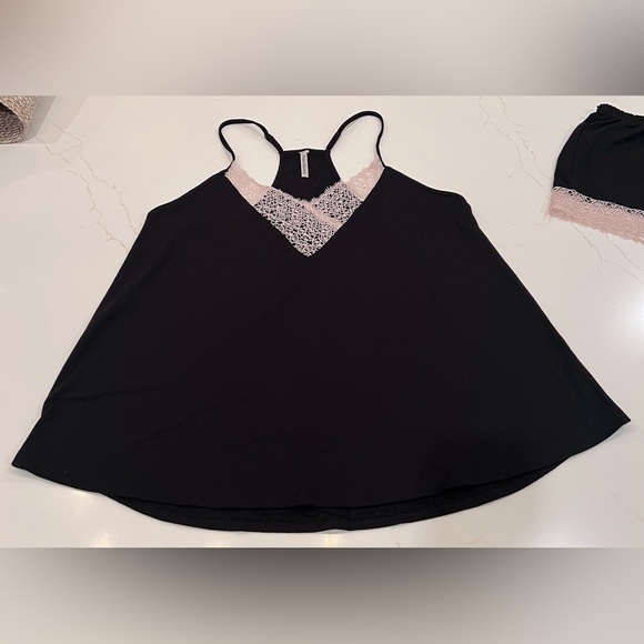 Floretta 2-Piece Camisole & Shorts Set | Small | Black & Cream - Picture 7 of 9